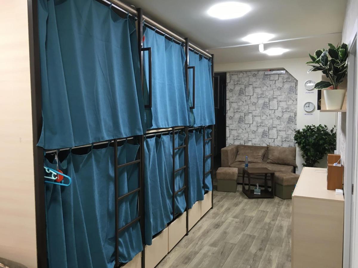 Bonvenon Capsule Hostel เยเรวาน ภายนอก รูปภาพ
