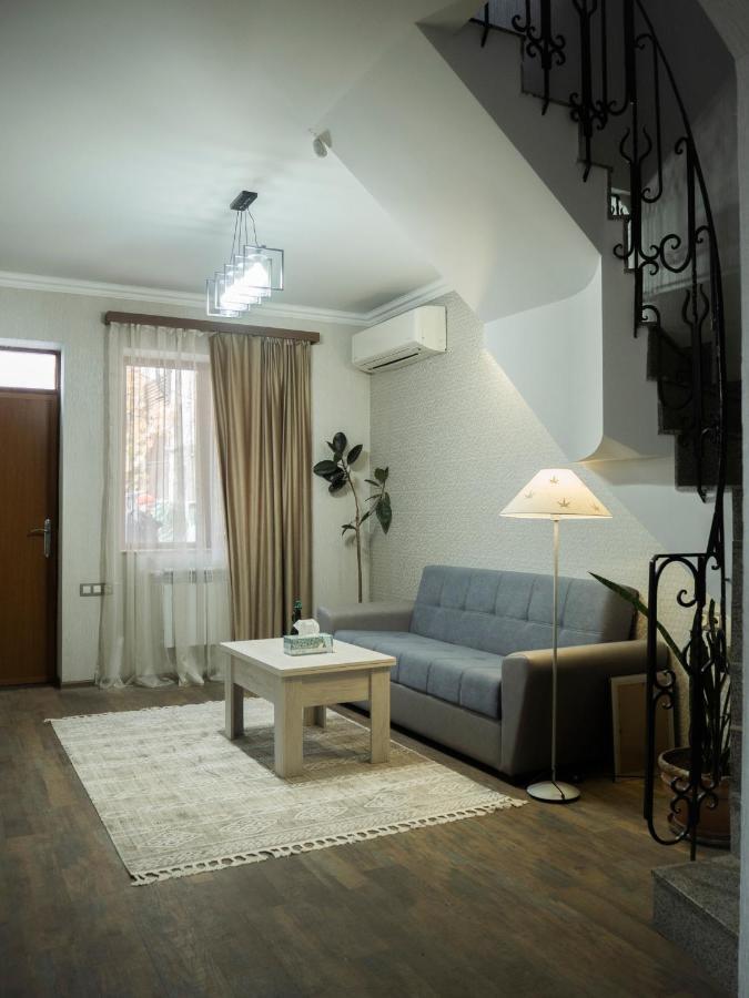 Bonvenon Capsule Hostel เยเรวาน ภายนอก รูปภาพ